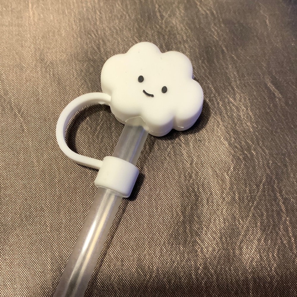 Cloud straw decoration